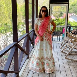 Sari pink and white